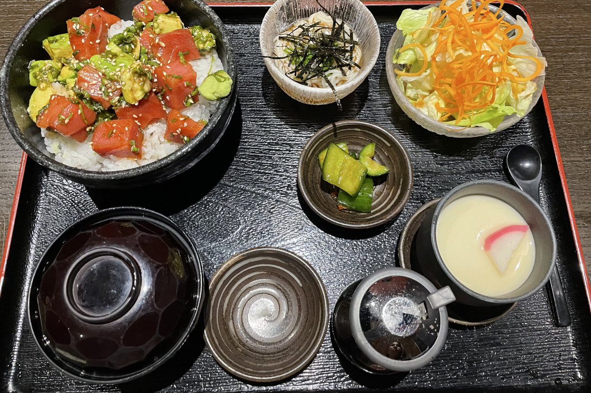 BITEX_AUH's tweet image. ✨アブダビスタッフ通信✨
【アブダビ】おすすめグルメ

日本食レストラン「TOKI」でランチをいただきました！

本格的な日本食と日本酒、焼酎、ウイスキーなどお酒もあります🤩

📍コーニッシュ通り
ランチ12:00~15:00
ディナー18:30~23:00

#japaneserestaurant
#abudhabi
#bitex
#バイテックス…