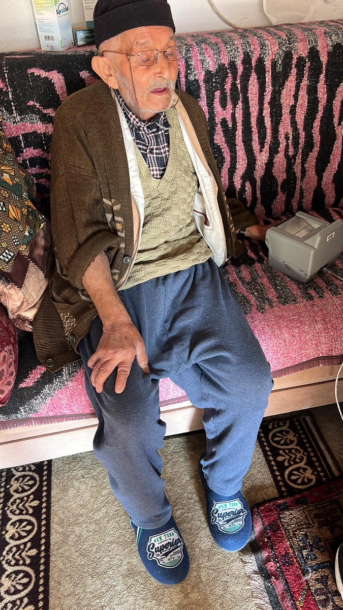 Niğde İl Nüfus ve Vatandaşlık Müdürlüğü (@nigdenufus) on Twitter photo #AdresteNüfusHizmeti kapsamında Selçuk Mahallemizde yaşayan 75 yaş üstü büyüğümüzün TCKK başvurusunu ve hayır duasını aldık.
#HayatınızınHerAnında
<a href="/itasyapan/">İbrahim Taşyapan</a>
<a href="/NigdeValiligi/">T.C. Niğde Valiliği</a>
<a href="/ayseyavuz__/">Ayşe YAVUZ</a> #AdresteNüfusHizmeti kapsamında Selçuk Mahallemizde yaşayan 75 yaş üstü büyüğümüzün TCKK başvurusunu ve hayır duasını aldık.
#HayatınızınHerAnında
<a href="/itasyapan/">İbrahim Taşyapan</a>
<a href="/NigdeValiligi/">T.C. Niğde Valiliği</a>
<a href="/ayseyavuz__/">Ayşe YAVUZ</a>