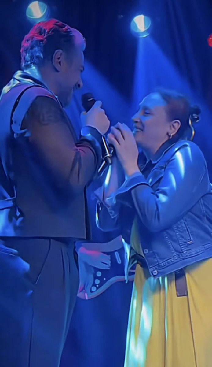 biryarimezgi's tweet image. Beraber Sezen Aksu söylemeleri, Gülçin'in ikisine de olan hayranlığı, ağlayacağım 😍🥺🫠 #emrealtuğ #gülçinsantırcıoğlu #ifor 
Emre🫂Gülçin