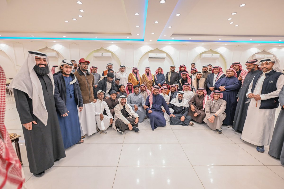 Mo7md_686's tweet photo. تشرفت يوم أمس بتقديم حفل ختام معسكر إخاء الشتوي بحضور سمو سيدي نائب أمير منطقة #حائل الأمير فيصل بن فهد بن مقرن بن عبدالعزيز ، الأمير الكريم الحاضر بين إخوته أبناء إخاء دائماً ، ولا يُستغرب ذلك منه لأنه المنهج الذي عرفناه واعتدناه من القيادة الحكيمة وولاة الأمر . https://t.co/M7o3vBB3fP