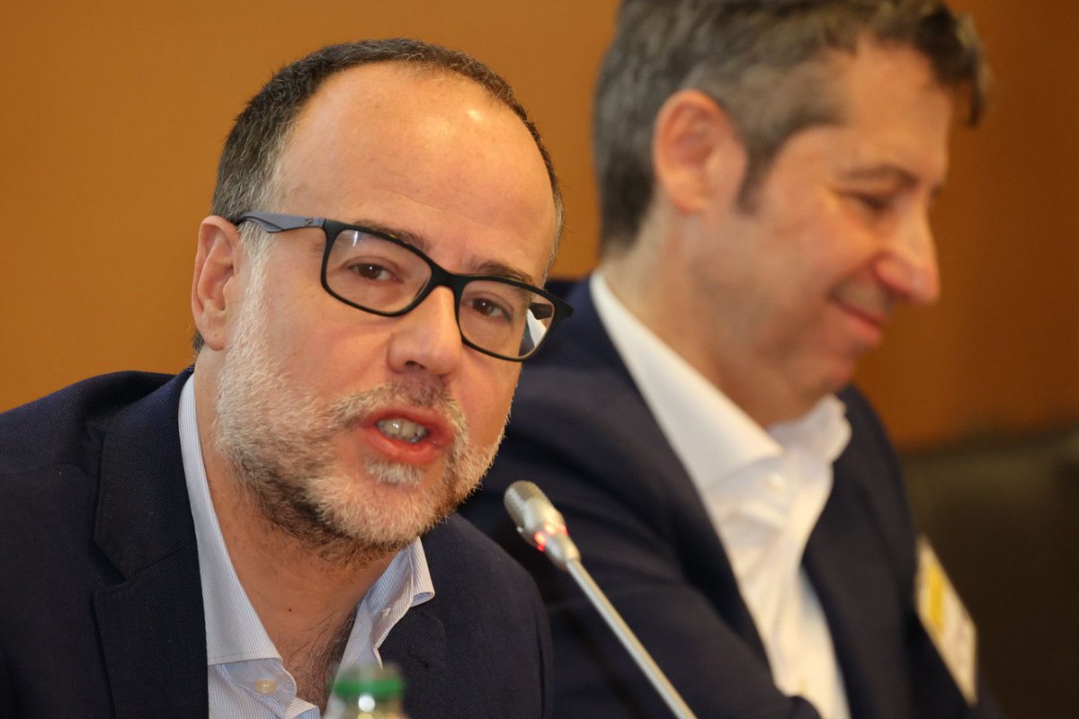 FENITEL_ES's tweet image. Ayer, la última mesa de #TELCOM2024 contó con:
👉Daniel Ollé, subdirector de la Subdirección Técnica de #CNMC)
👉Gonzalo Elgueazabal, director ejecutivo de @aotec_es 
👉Gonzalo Olabarria, director de Estrategia de #Fenitel.
#telcomfenitel 
fenitelcom.es