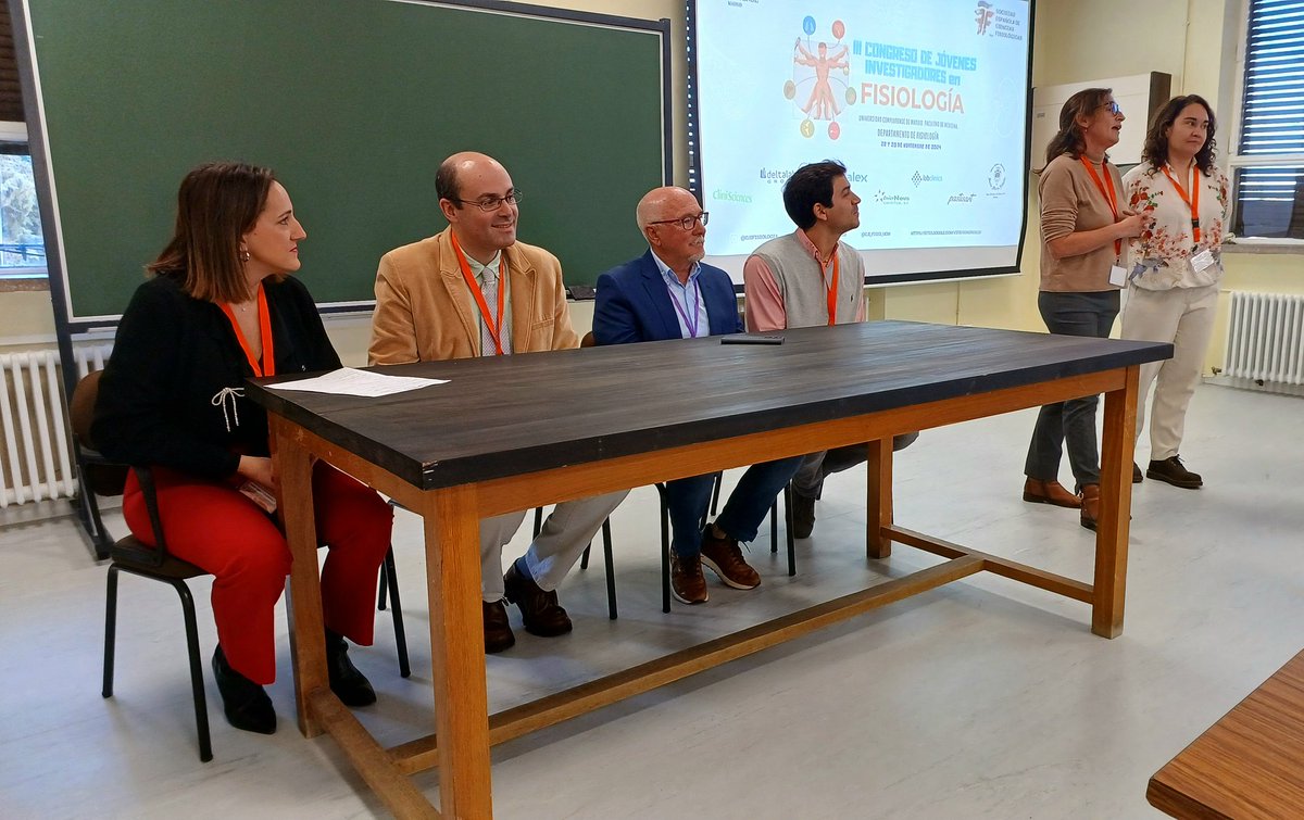 Comienza la inauguración del III Congreso de Jóvenes Investigadores en Fisiología con la presencia del director del <a href="/DptoFisioUCM/">Departamento de Fisiología, UCM</a>, Sergio Paredes, y el presidente de la <a href="/SECF_fisiologia/">SECF</a>, Jesús Francisco Rodríguez, y los organizadores Elena Nebot y Francisco Das Chagas Vasconcelos