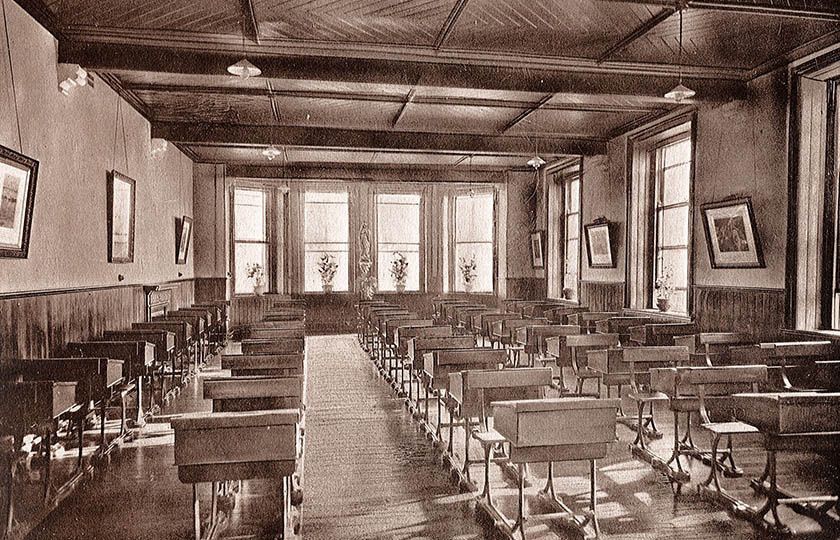 MICLimerick's tweet photo. #ThrowbackThursday #mic125
Following a 12-year campaign for equality of financial treatment of Mary Immaculate College, the long-awaited Free Home Scheme was granted to the College in November 1911.
Read more about MIC’s 125-year history by scrolling through our interactive timeline at https://t.co/AeflovRvgM.