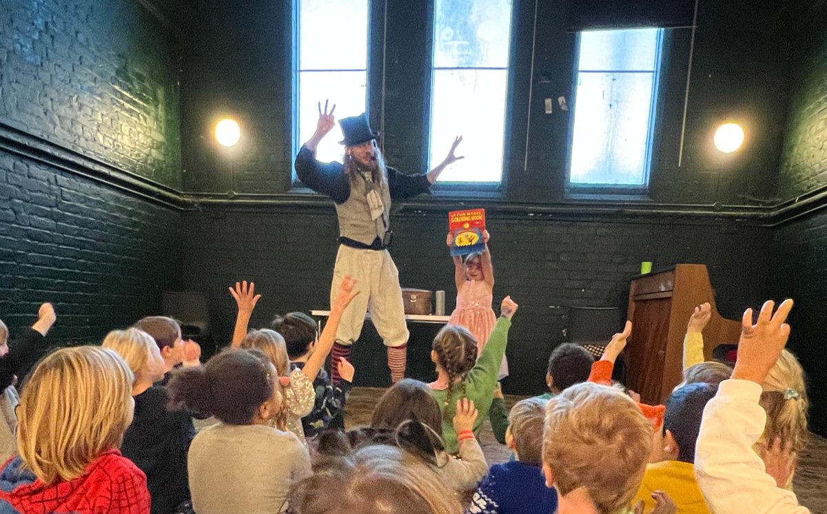 Dandy Andy returns to Streatham this Neighbourhood Day for an hour of magic, comedy and laughter!

Book your next family festive day out now: tinyurl.com/2bha9s6u

🗓️ Sat 14th Dec
🎫 Pay as you wish