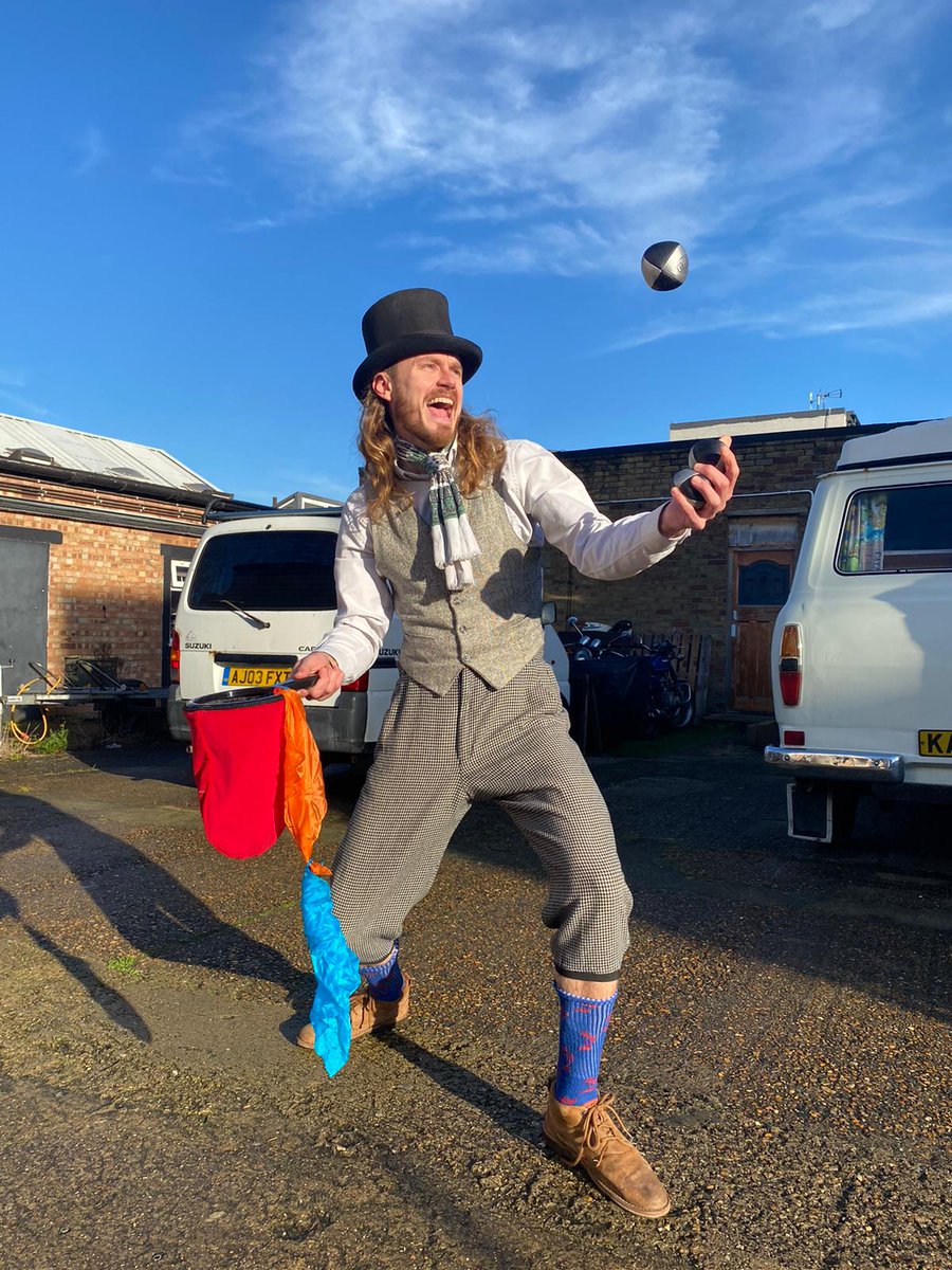 streathamspace's tweet photo. Dandy Andy returns to Streatham this Neighbourhood Day for an hour of magic, comedy and laughter!

Book your next family festive day out now: https://t.co/CjWg4TQsZR

🗓️ Sat 14th Dec
🎫 Pay as you wish https://t.co/Cy7gQgtDoE