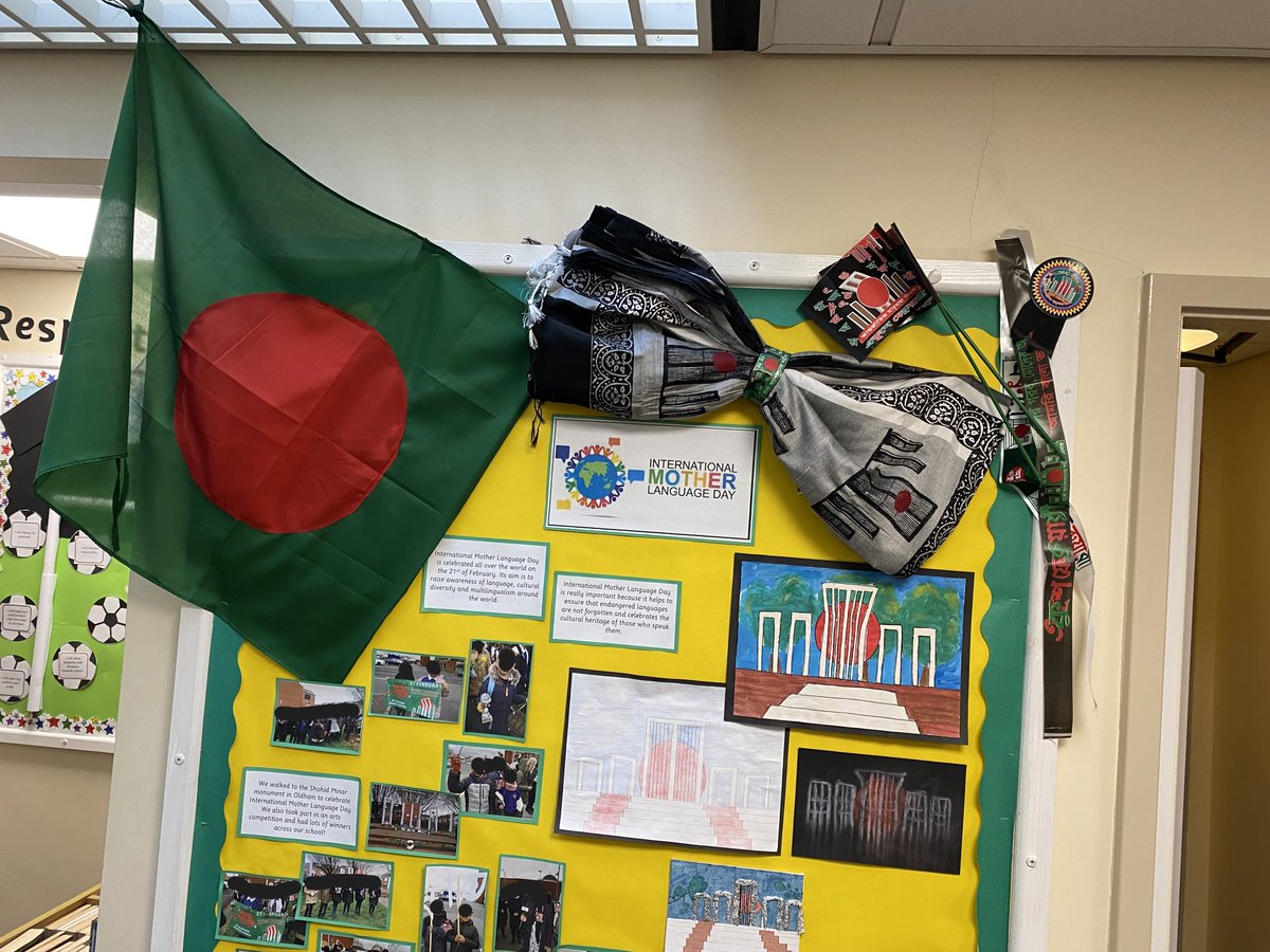 KinderLangNW's tweet image. 🚗Yesterday one of our SpTs @MMassey_Kinder visited @BurnleyBrow. It was a great visit and the Spanish signage around the school was really impressive! The library was inspirational, and how beautiful is their Miró-inspired artwork!! #Languagehubs @ncle_ioe