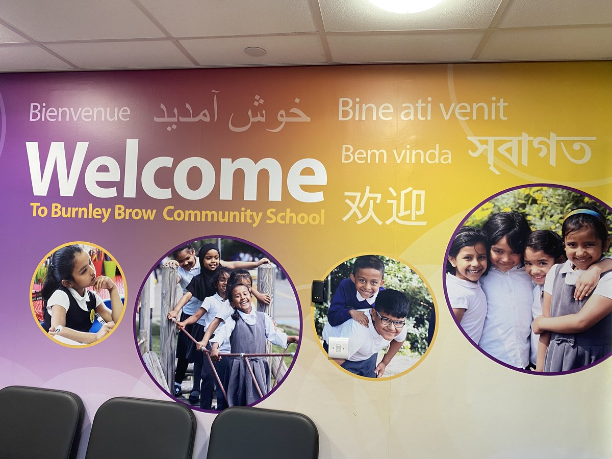 KinderLangNW's tweet image. 🚗Yesterday one of our SpTs @MMassey_Kinder visited @BurnleyBrow. It was a great visit and the Spanish signage around the school was really impressive! The library was inspirational, and how beautiful is their Miró-inspired artwork!! #Languagehubs @ncle_ioe