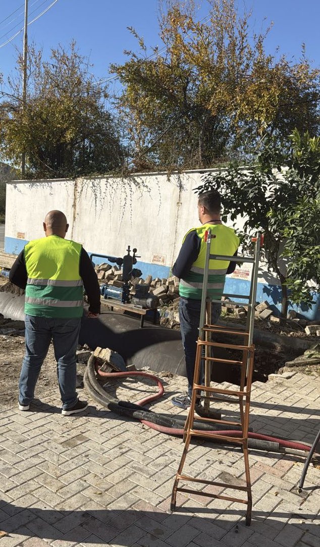 ishti_mie's tweet photo. 📍Elbasan - ✅Vijojmë me inspektimet  në të gjithë territorin e 🇦🇱Shqipërisë për përmirësimin e ⚠️sigurisë, respektimin e normave dhe kushteve teknike me futjen e depozitave (GLN) nën tokë. 
#garantojme_standartet_e_sigurisë #mie #ishti https://t.co/GNaXwMd0EN