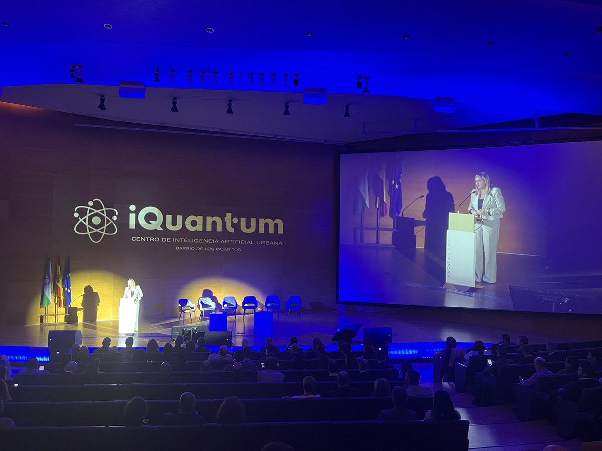MarileoV's tweet photo. Hoy acompañamos a los ayuntamientos #Granada en la presentación del centro de inteligencia artificial urbana #iQuantum 
Desde @albadoc_es aplaudimos esta iniciativa, deseándole toda clase de éxitos 👏
@CanalUGR @aytogr https://t.co/vrwInBp18i
