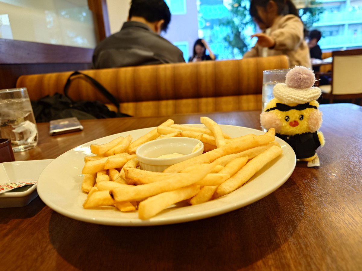 d0nachan's tweet photo. お店で買ったグッズ☕と
ベレー帽なかなか似合う😍
かおりんさん、有難うございました🫶
#LittleLou'scafé
#UnaCameraLivera
#中野
#ぬい撮り
#ロイヤルホスト https://t.co/b5d12XWclz