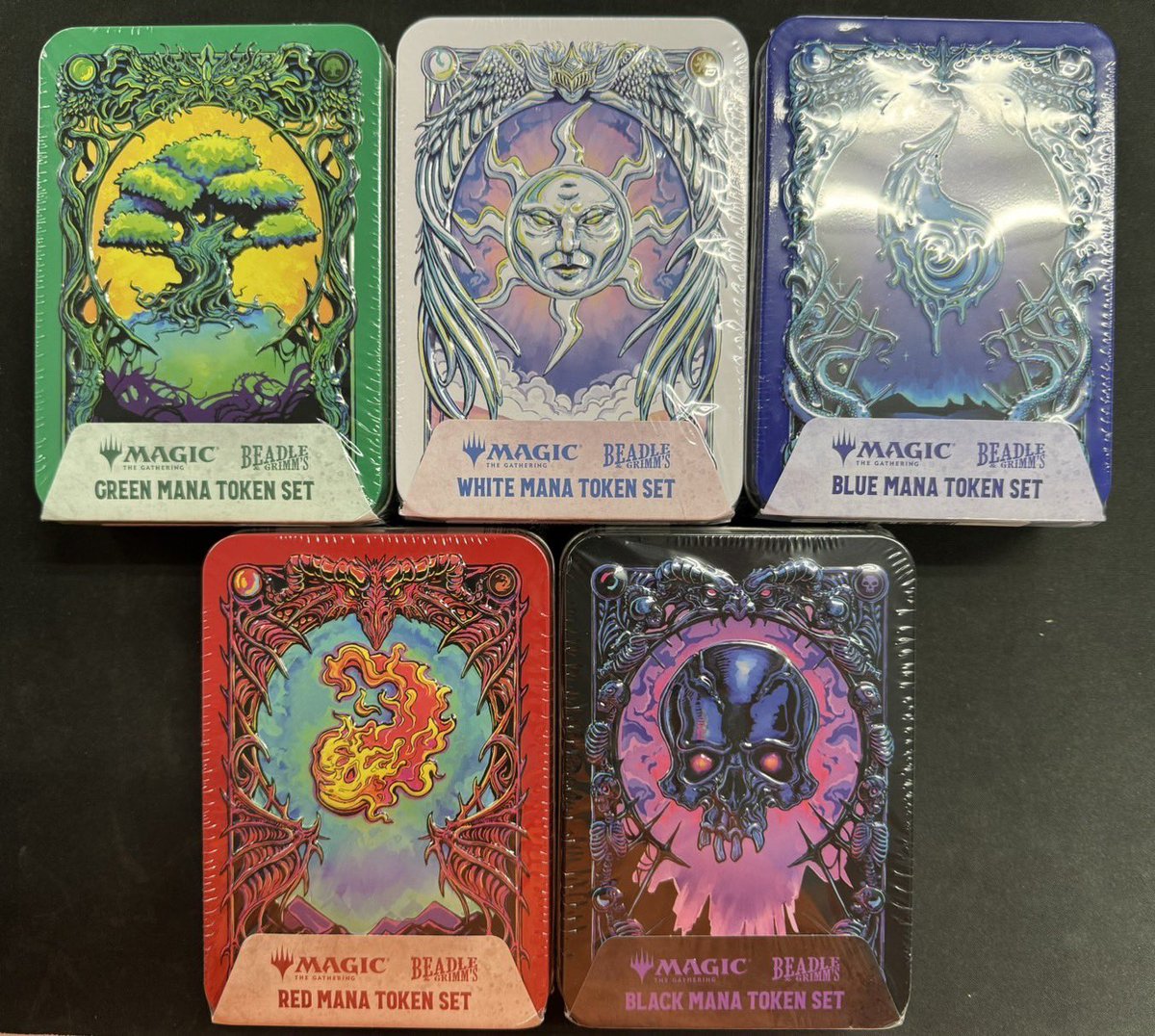 非常に珍しい公式のMANA TOKEN SETが5色全て入荷しました！！ それぞれ