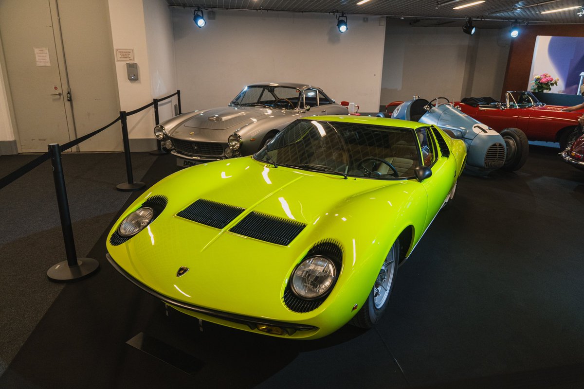 Lamborghini Miura 🍏