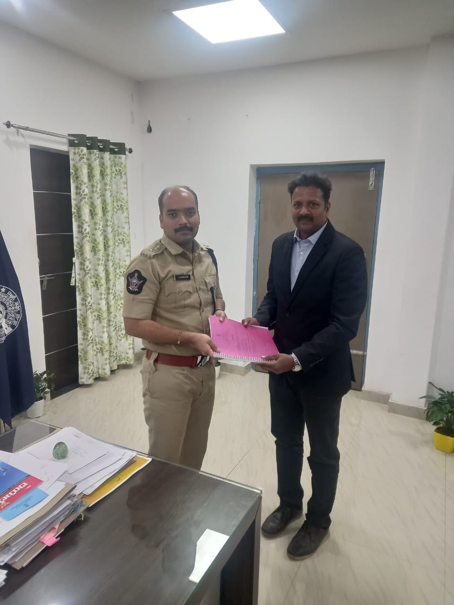 As part of Safe and Legal Migration, a District Outreach Programme was organized by Superintendent of police, Konaseema. Officials from PoE, Hyderabad actively participated and explained Police Officials of Emigration Act, Rules and migration trends. <a href="/ProtectorGenGOI/">Protector General of Emigrants</a>
