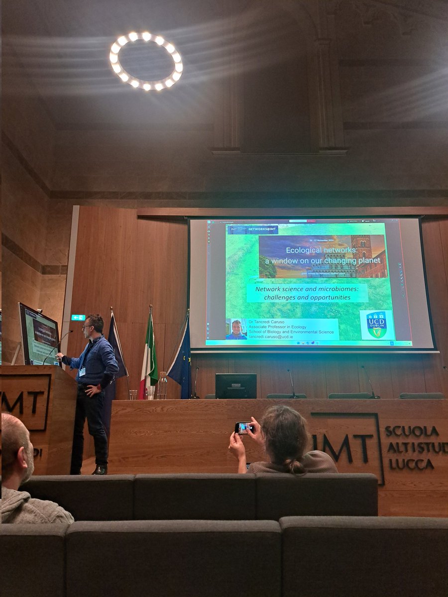 Had a lovely 2 days discussing ecological networks with a great group of experimentalist and theoretical people in Lucca! Maximum entropy, soft boundaries, food-webs and loads of great food (and wine) and wonderful discussions! #networks
