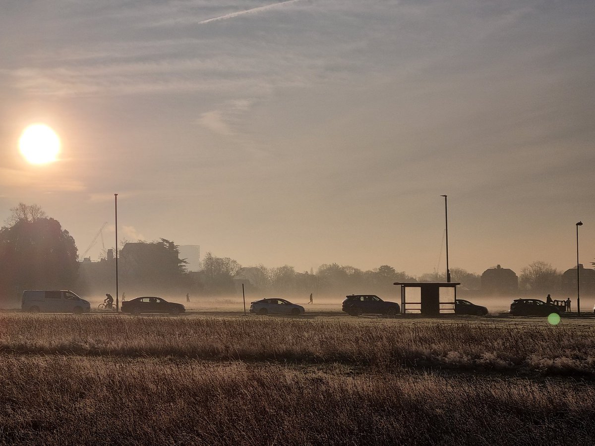 Bright but chilly start today on #blackheath #london jack frost was busy last night <a href="/bbcweather/">BBC Weather</a> <a href="/metoffice/">Met Office</a>
