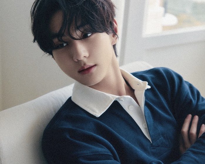 jakewonfeed's tweet image. #jungwon and #jake in enhypen’s 2024 season’s greetings 💙