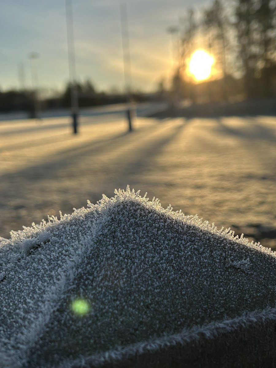 Frosty start <a href="/StrathallanSchl/">Strathallan School</a> this morning! Glorious nonetheless!