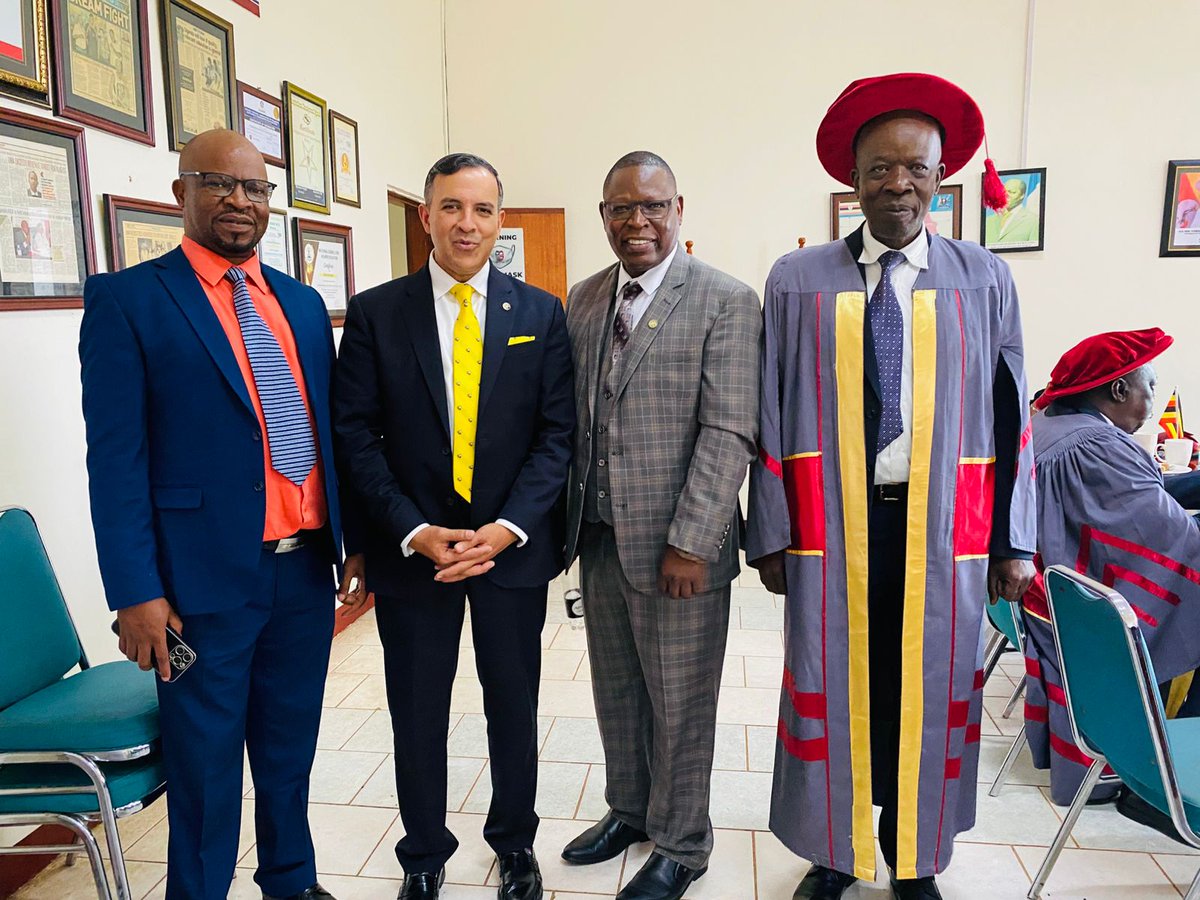 AminaLIVE254's tweet image. ALIVE Exexctive Director @kweyag, our Patron @Amb_A_Mohammed and Chairman Dr. Imbenzi during the 11th Graduation of @iuea_uganda held at their campus, some of ALIVE alumnus are beneficiaries of the university scholarships @lgfranceschi