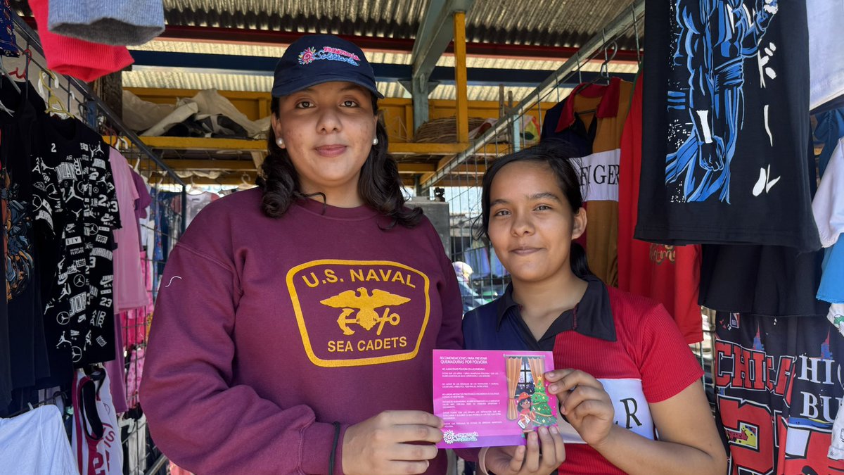 psdelamor's tweet photo. #DiciembreSeguroEnUnidadyArmoníaFamilar 🎄 Así se vivió la Campaña de sensibilización “Cuidando a Mi Familia” con el objetivo de la Prevención de Quemaduras por Pólvora desde el Mercado Roberto Huembes 🙌🏽✨
#DiciembreSeguro #PromotoriaSolidaria #AmorALaFamilia #Nicaragua https://t.co/oDoyX9AlqU