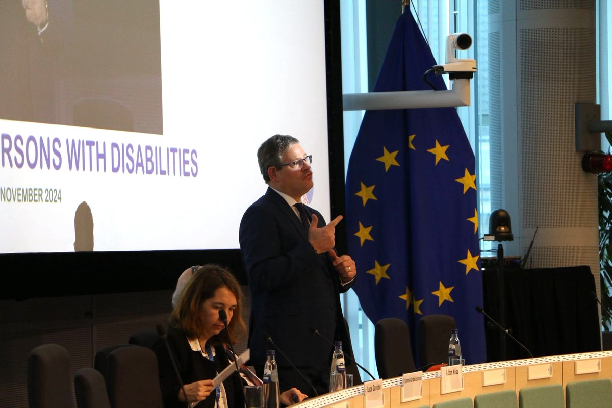 At #EDPD2024, State Secretary Ádám Kósa highlighted EUD's work and supported a European Day of Sign Languages (EDSL)!

A major step for linguistic equality and Deaf inclusion in the EU. ✊ #SignLanguageRights #InclusionMatters