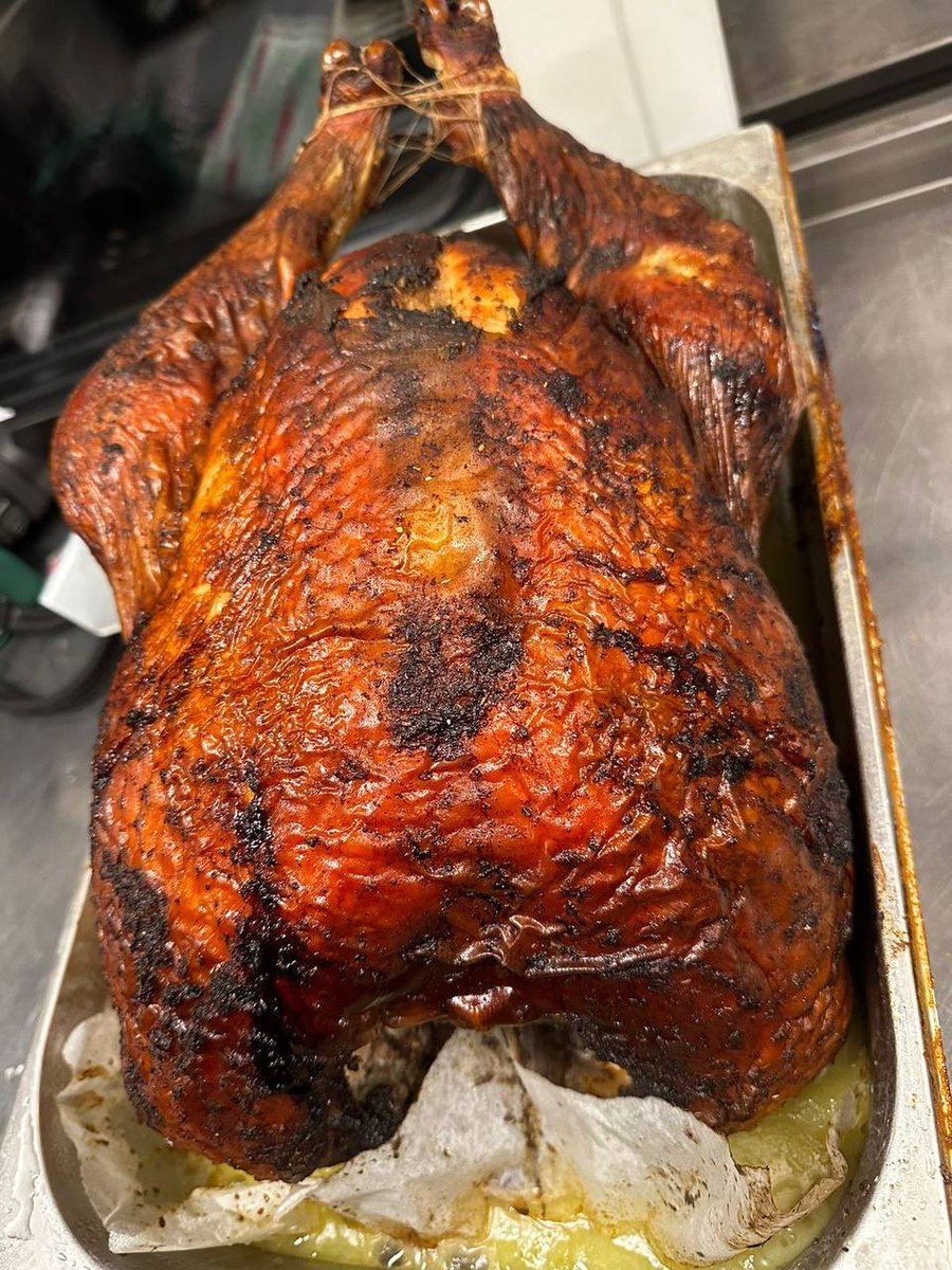 Ukrzaliznytsia's tweet photo. Despite massive shelling and partial power outages, our autonomous Food Train 🚂 operates in Kharkiv Oblast according to schedule!
On the occasion of Thanksgiving 🦃, the festive menu includes roasted turkey, couscous with cranberries and cabbage.
267 days 💙 1 203 603 portions https://t.co/DIWtH5UG2w