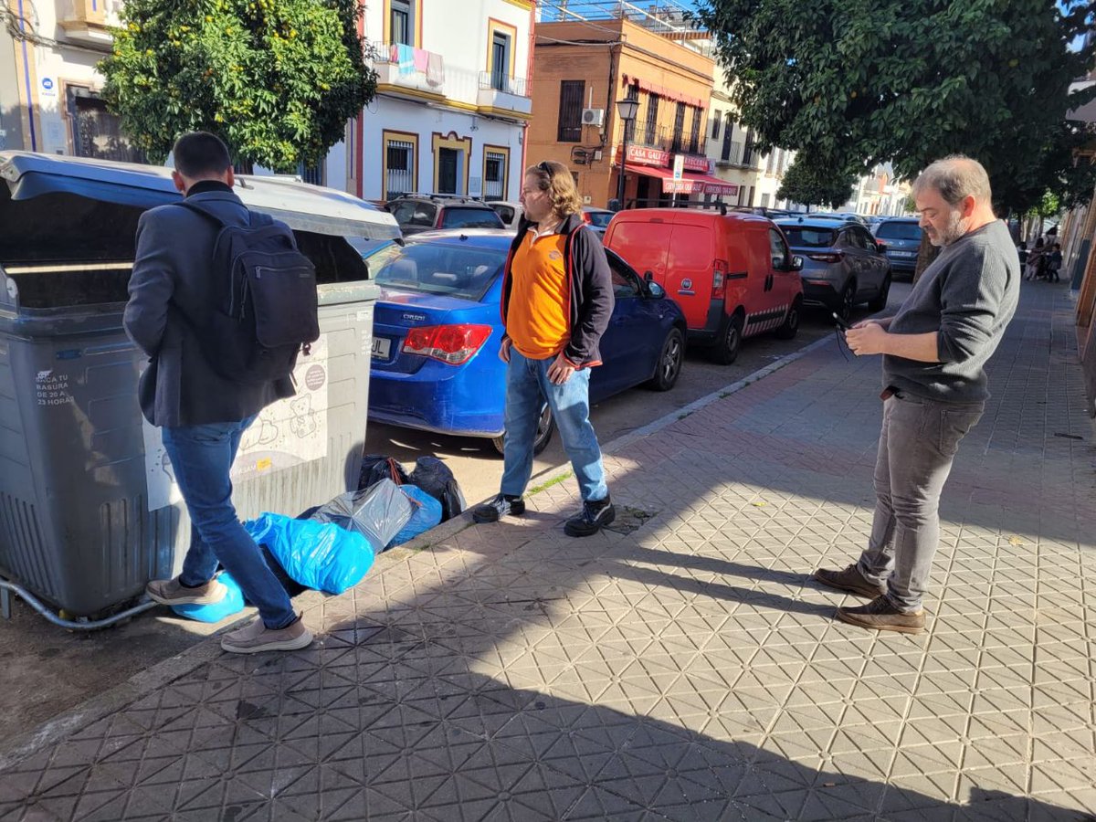 🚶‍♀️🌳 Es urgente intervenir de forma integral en el paseo que separa Los Pajaritos con Nervión, un espacio que debe ser un verdadero elemento de unión entre barrios. Mejorar la limpieza y acondicionar la zona es imprescindible para garantizar su uso y disfrute por parte de todas.