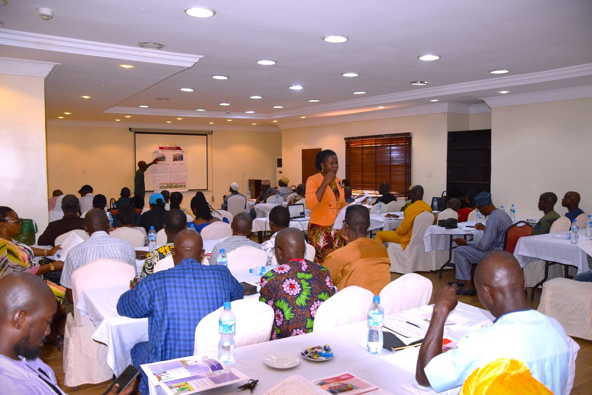 FAONigeria's tweet photo. A strong financial base makes for sustainable business growth. 
Thanks to @giz_gmbh mobilized training, #FISH4ACP participants in Kano &amp; Ijebu Ode can now manage personal &amp; farm business finances, make right investment/financial decisions &amp; access financial services, &amp; flourish. https://t.co/AwhlejvZ8g