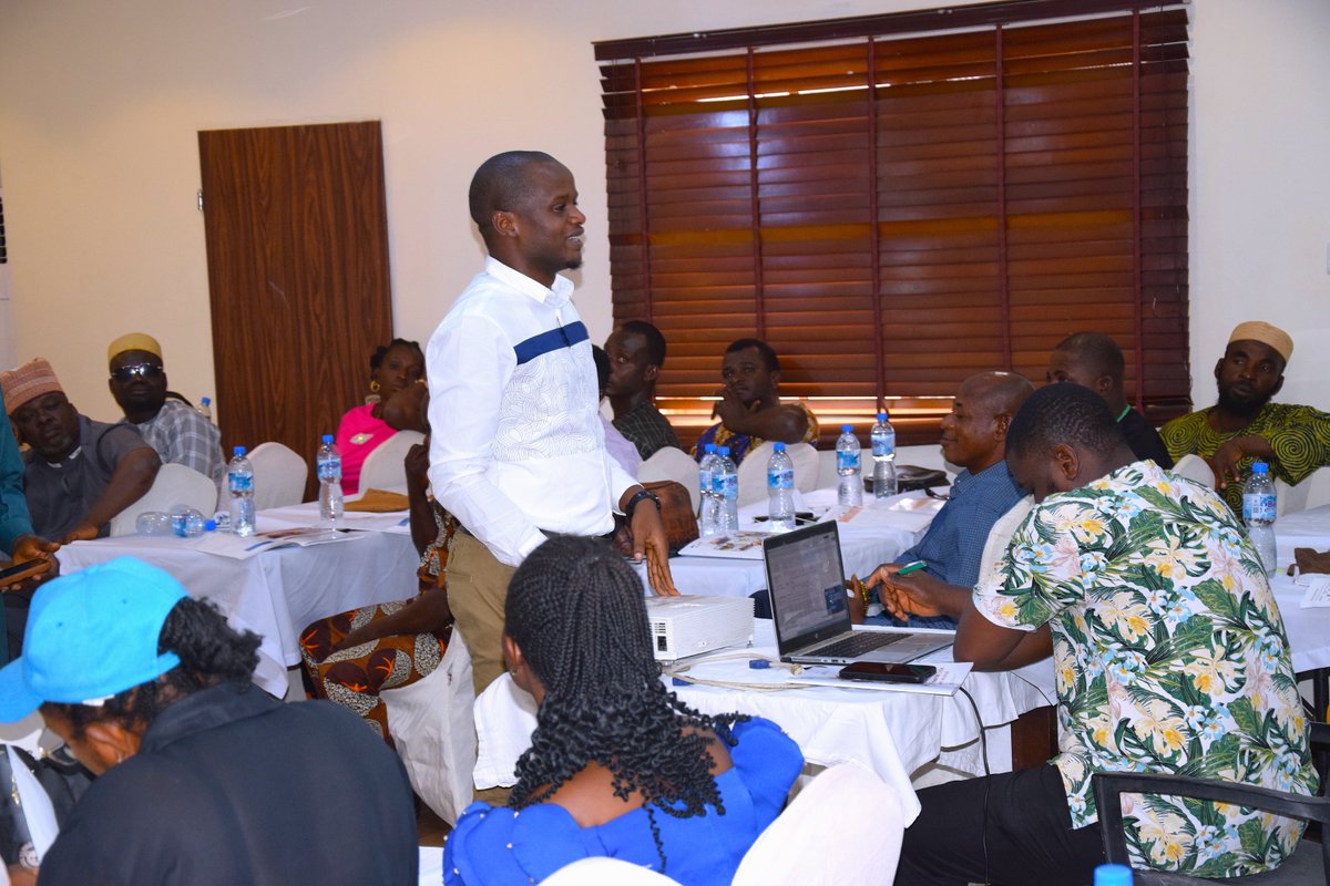 FAONigeria's tweet photo. A strong financial base makes for sustainable business growth. 
Thanks to @giz_gmbh mobilized training, #FISH4ACP participants in Kano &amp; Ijebu Ode can now manage personal &amp; farm business finances, make right investment/financial decisions &amp; access financial services, &amp; flourish. https://t.co/AwhlejvZ8g