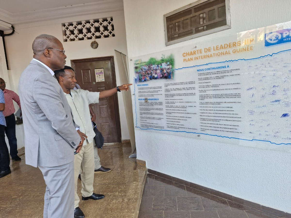 𝐖𝐨𝐫𝐥𝐝 𝐀𝐈𝐃𝐒 𝐃𝐚𝐲 𝟐𝟎𝟐𝟒 - “𝐓𝐚𝐤𝐞 𝐭𝐡𝐞 𝐫𝐢𝐠𝐡𝐭𝐬 𝐩𝐚𝐭𝐡: 𝐌𝐲 𝐡𝐞𝐚𝐥𝐭𝐡, 𝐦𝐲 𝐫𝐢𝐠𝐡𝐭!”

Met the Country Director of <a href="/UNAIDS/">UNAIDS Global</a> in Guinea, Michel KOUAKOU and the President of REGAP+, Ms. Kadiatou BALDE to discuss how we could mobilize our partners and