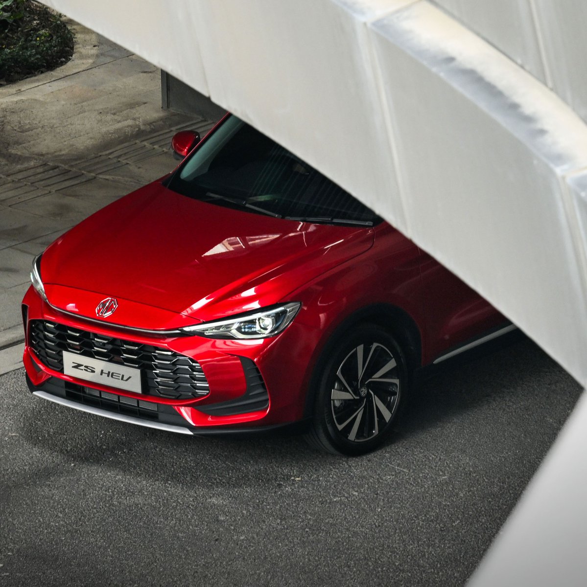 Starting the week on the right foot… or should we say, the right wheels?📷 Take a closer look at the New MG ZS Hybrid+ at Hawkins MG Hayle &amp; Blackwater - tinyurl.com/yckd3xzr

#MGZSHybridPlus