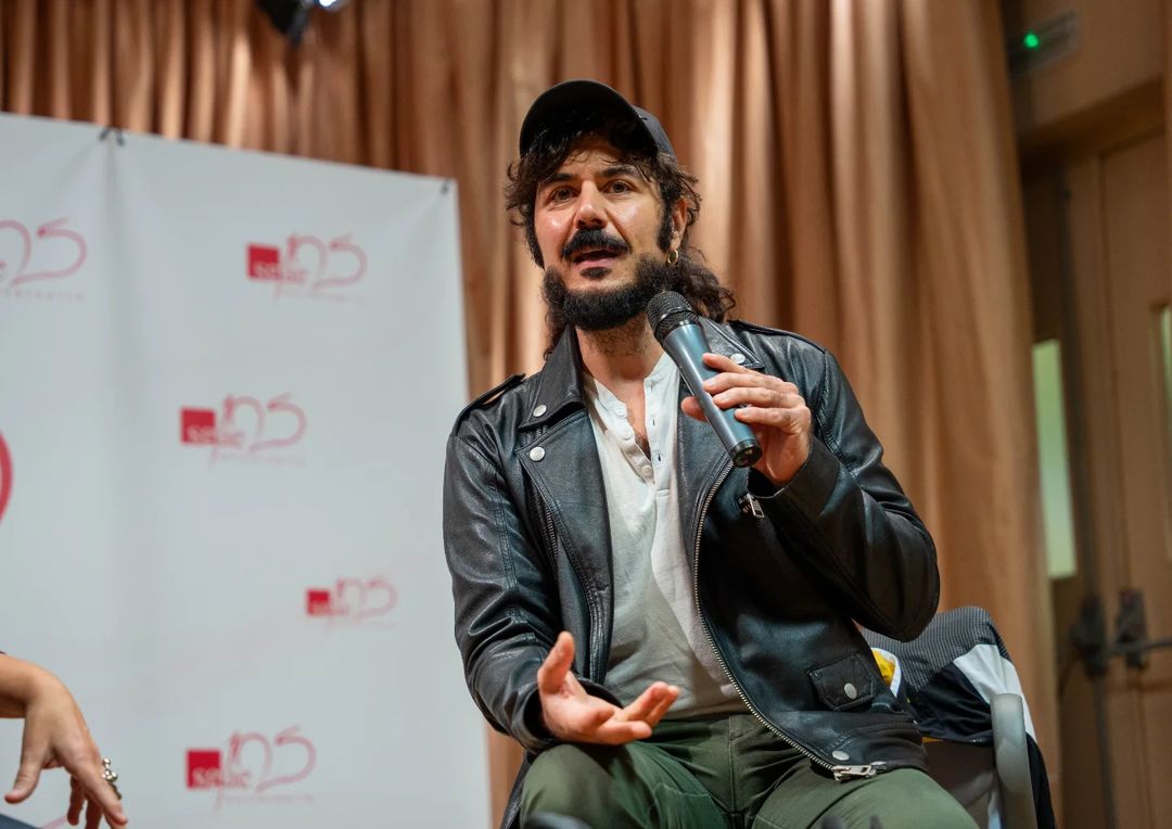 culturia_es's tweet photo. Cine y teatro, un diálogo posible #AdaptaFest24 #AdaptaEscena ✍️❤️‍🔥

Ayer tuvimos la oportunidad de conversar con #PacoBezerra, y Almudena Ramírez Pantanella.

Gracias por acompañarnos en esta III edición, por traer a #AdaptaFest24 vuestro imaginario, vuestra visión y reflexiones. https://t.co/WA9qRTgcrQ