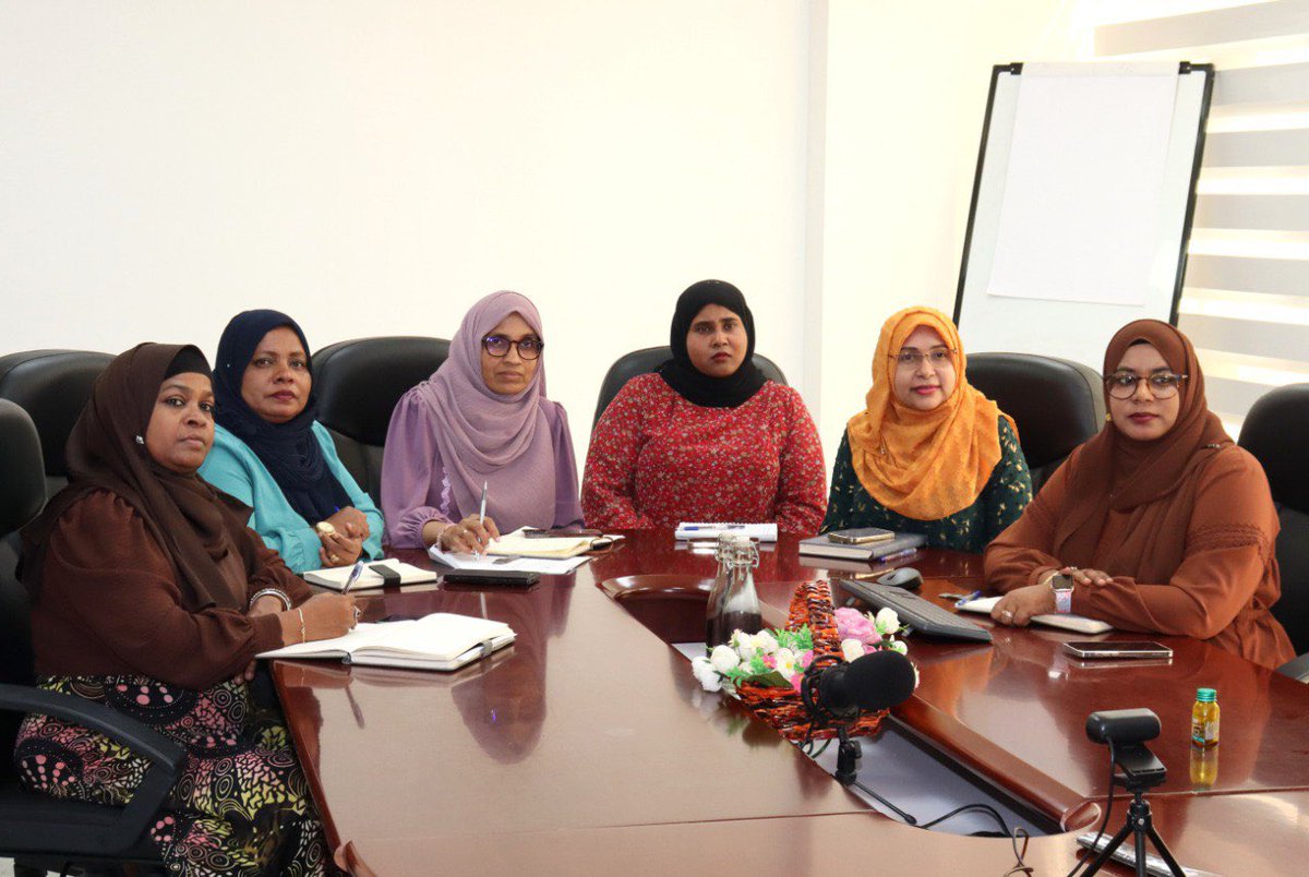 DoIEdumv's tweet photo. މޯލްޑިވްސް ނޭޝަނަލް ސްކިލްސް ޑެވެލޮޕްމަންޓް އޮތޯރިޓީ އިން ކުރިއަށް ގެންދާ ނޭޝަނަލް ޓްރޭޑް ޓެސްޓިންގެ ޓީޗަރުންގެ އޮރިއެންޓޭޝަން ސެޝަންގެ ތެރެއިން. 
މިސެޝަންގައި ޖުމްލަ 127 ފަރާތެއްވަނީ  ބައިވެރިވެފައި. https://t.co/0wUQV5ldD8