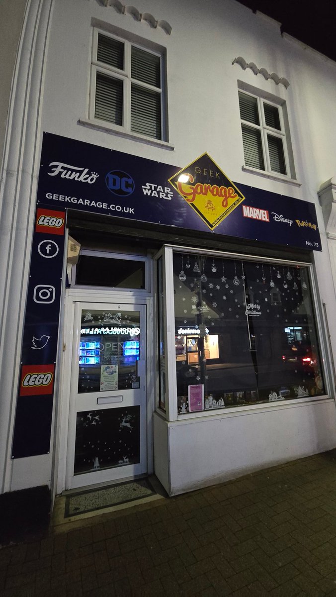 DC WORLD tweet media