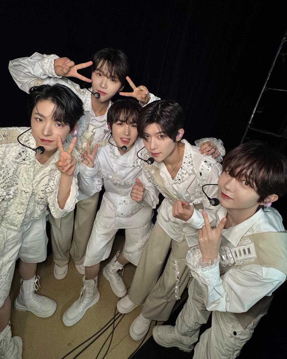 nctwishofficial's tweet photo. シズニー！！！ 横浜2日目後悔なく楽しおんに遊びましょう💕 そして今日生中継で見るシズニの方々も楽しんでください💚

시즈니이이!!! 오늘 요코하마 이틀차 후회 없이 재밌게 놀아봅시다💕 그리고 오늘 생중계로 보시는 시즈니 분들도 재밌게 즐겨주시온💚

#SION #시온 #シオン
#NCTWISH #LOGin #NCTWISH_LOGin
#NCTWISH_ASIA_TOUR #YOKOHAMA