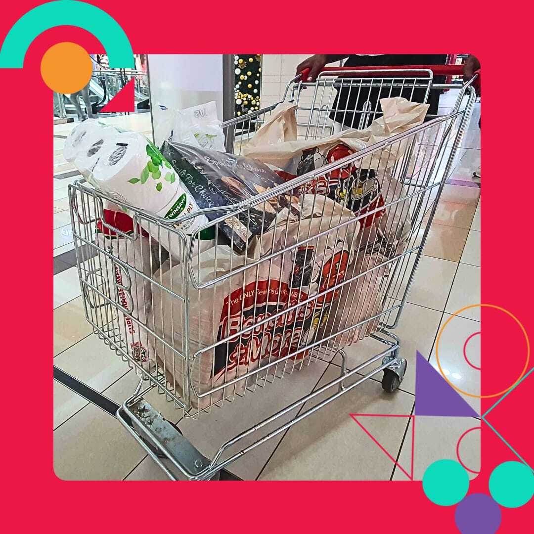 EasyEquities's tweet photo. How to Enter
1️⃣ Check out the trolley in the video/picture.
2️⃣ Drop your best guess in the comments below.
3️⃣ The closest guess by midnight tonight wins!

What You’ll Win
✅ The total trolley value in your #EasyEquities account.
✅ A Boxer voucher worth the same amount.
✅ A trolley of goods donated to Malachi Place of Safety, supporting vulnerable children in Cape Town.

Comment with your guess!👇

*𝘛𝘴&𝘊𝘴 𝘈𝘱𝘱𝘭𝘺. 𝘗𝘳𝘪𝘻𝘦 𝘮𝘰𝘯𝘦𝘺 𝘸𝘪𝘭𝘭 𝘣𝘦 𝘭𝘰𝘤𝘬𝘦𝘥 𝘶𝘱 𝘢𝘯𝘥 𝘤𝘢𝘯𝘯𝘰𝘵 𝘣𝘦 𝘸𝘪𝘵𝘩𝘥𝘳𝘢𝘸𝘯 𝘧𝘰𝘳 3 𝘺𝘦𝘢𝘳𝘴 𝘧𝘳𝘰𝘮 𝘵𝘩𝘦 𝘥𝘢𝘵𝘦 𝘰𝘧 𝘥𝘦𝘱𝘰𝘴𝘪𝘵. 𝘐𝘯 𝘵𝘩𝘦 𝘤𝘢𝘴𝘦 𝘰𝘧 𝘢 𝘵𝘪𝘦, 𝘵𝘩𝘦 𝘱𝘦𝘳𝘴𝘰𝘯 𝘸𝘩𝘰 𝘱𝘰𝘴𝘵𝘦𝘥 𝘧𝘪𝘳𝘴𝘵 𝘸𝘪𝘭𝘭 𝘣𝘦 𝘱𝘪𝘤𝘬𝘦𝘥. 𝘗𝘳𝘪𝘻𝘦 𝘪𝘴 𝘯𝘰𝘵 𝘵𝘳𝘢𝘯𝘴𝘧𝘦𝘳𝘳𝘢𝘣𝘭𝘦.

#EasyEquities3point0 | #EasyEquities