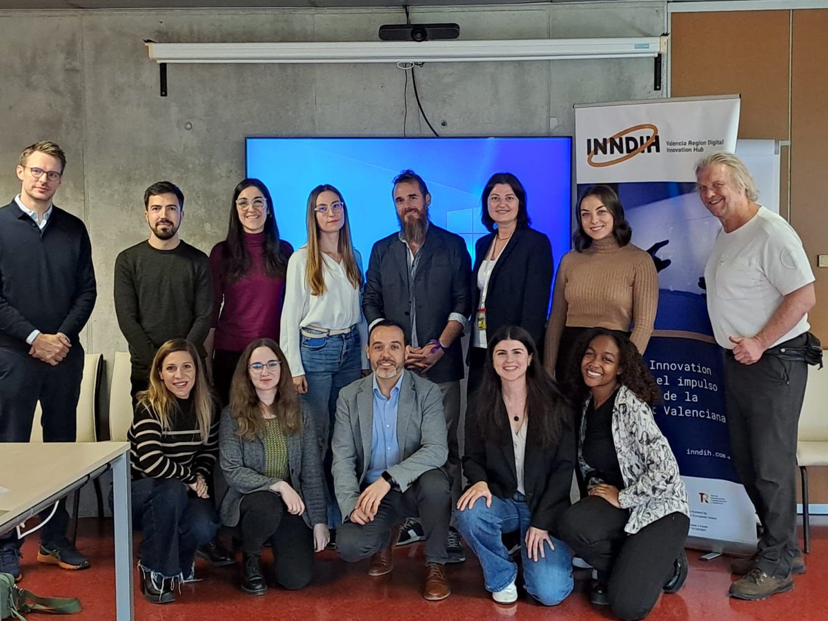 GVAfisabio's tweet photo. 🤝 La jornada, en la que participaron también @ITI_TIC, @ibv_org e @incliva_iis, fue una oportunidad de compartir avances y buenas prácticas en innovación digital aplicada a la salud.
🌍 ¡Seguimos avanzando hacia un futuro más conectado y saludable!
#DigitalHealth #INNDIH https://t.co/xwrSNE8y69