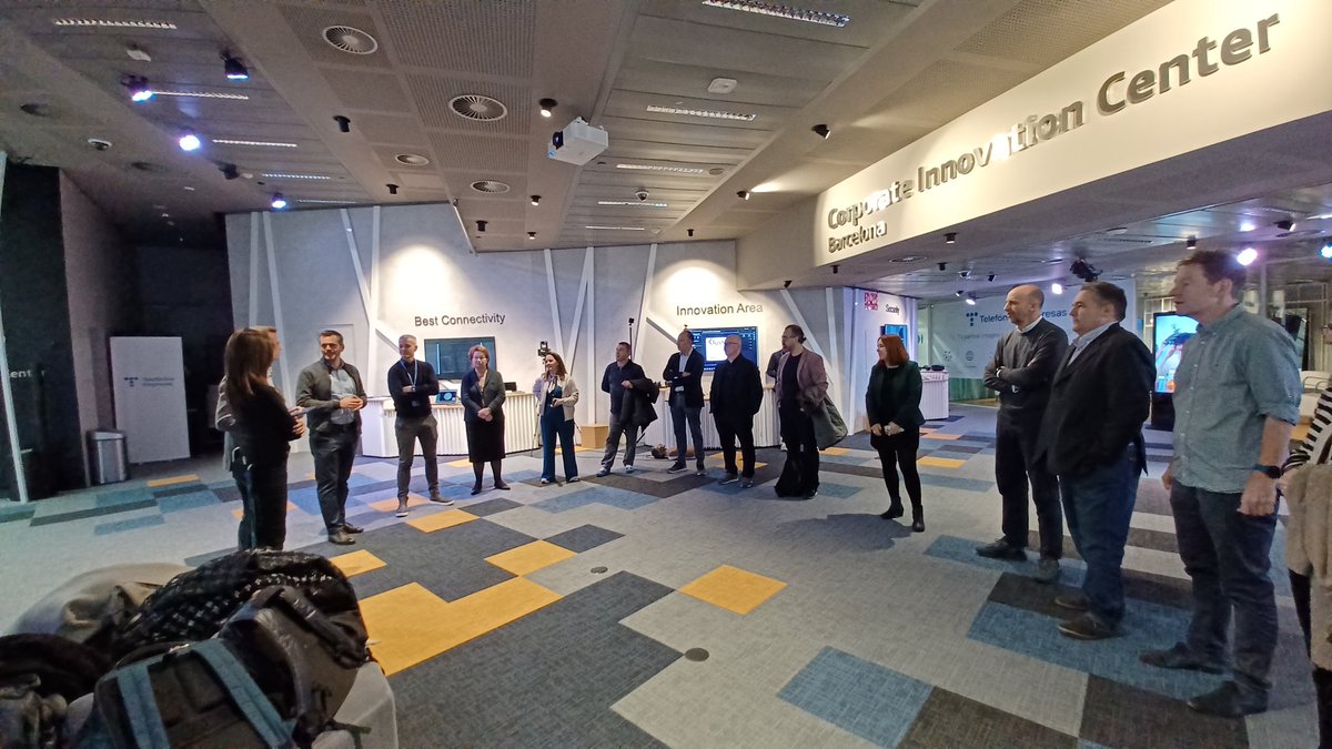 Continuem amb un interessant #cafeTIC <a href="/Cluster_Digital/">Clúster Digital</a>  visitant <a href="/TelefonicaTech/">Telefónica Tech</a>  I <a href="/Wayra/">Wayra</a> amb projectes #ia #cloud #blockchain #govdata #genai  impulsant la digitalització #innovacio #ecosistemadigital #clusterit