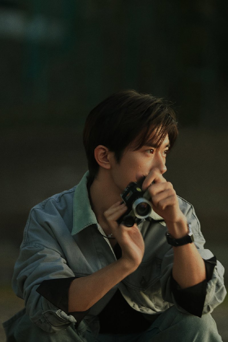 hourly yiyangqianxi tweet media