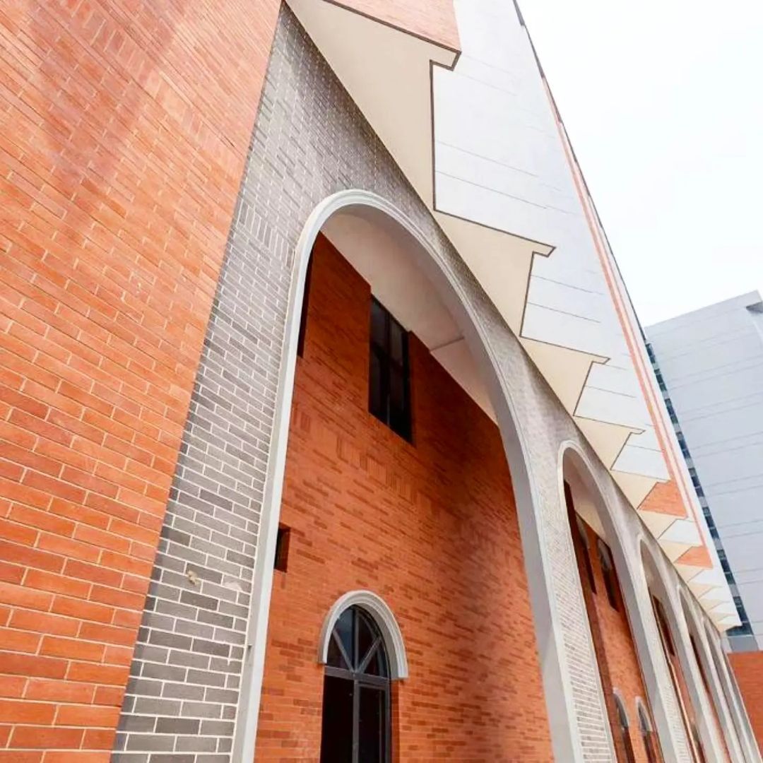 MCMCLADDING's tweet image. Would you like to clad your walls with our MCM Brick Series?
MCM Brick Series can be used for interiors, exteriors &amp;amp; curved surfaces.
To know more about MCM Cladding please DM us or email 
info@mcmcladding.com
.
.#externalcladding
#facade
#ClayTiles
#ClayCladding