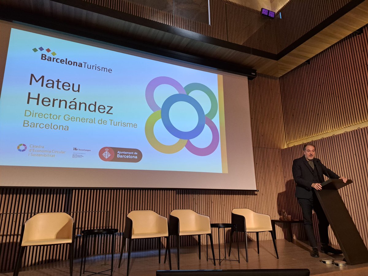 Avui hem presentat l’Informe d’Economia Circular del sector turístic, resultat d’un any de treball amb 150 empreses, guiat per la Càtedra d’Economia Circular i Sostenibilitat del <a href="/TecnoCampus/">TecnoCampus</a>. 
➡️tuit.cat/M7xZD

<a href="/BarcelonaTurism/">Barcelona Turisme</a> <a href="/bcn_ajuntament/">Ajuntament de Barcelona</a> <a href="/cambraBCN/">Cambra de Comerç de Barcelona</a> <a href="/UPFBarcelona/">UPF Barcelona</a>