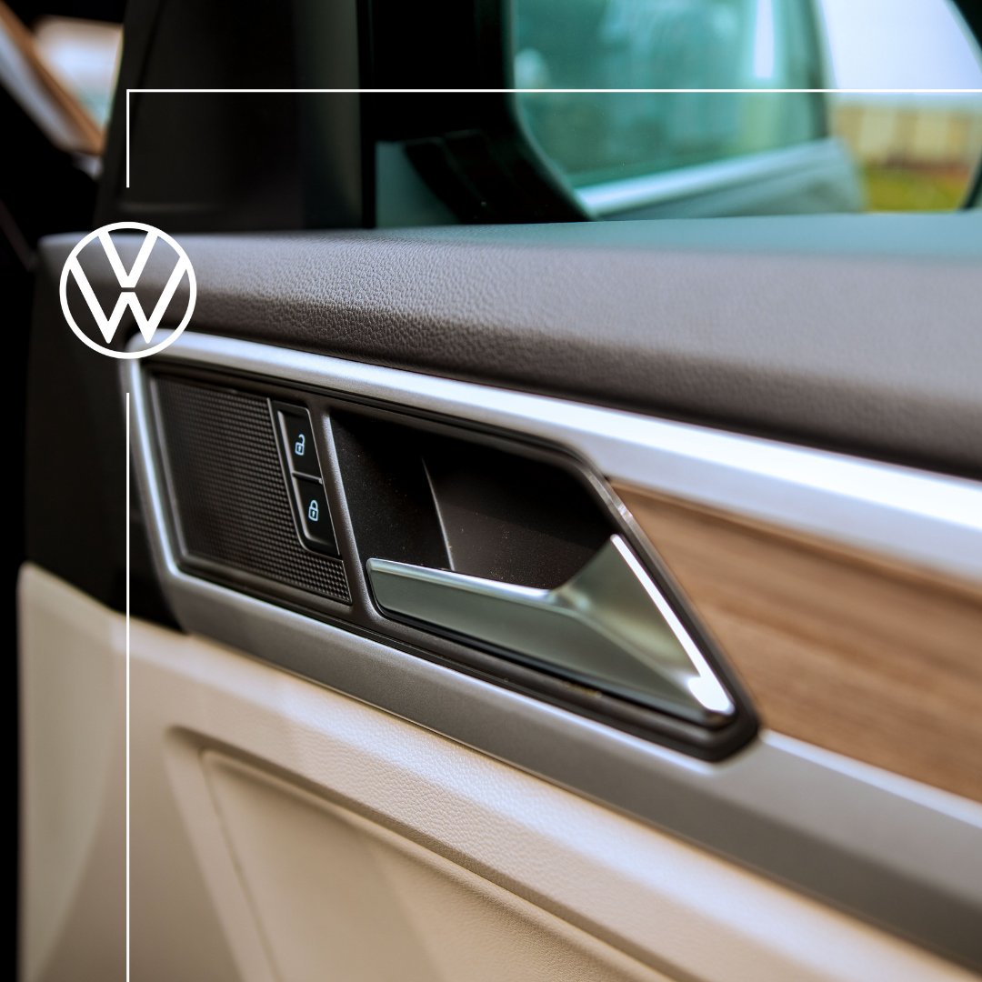 _VWGhana's tweet photo. Paying attention to the finer details is what adds to the Teramont's premium touch, making its cabin a truly luxurious place to be.

Book your test drive today:

☎️: +233 25 795 6688
📧: info_volkswagenghana@vwsa.co.za

#Volkswagen #VW #VWTeramont #TSUV https://t.co/yJrALPlGjJ