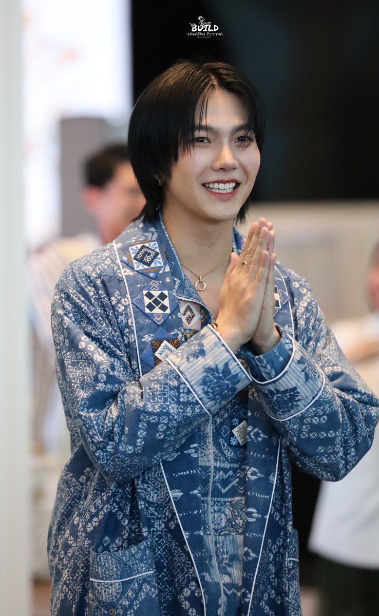 ผ้าไทยเรียบง่ายหล่อโดนใจผมเรียบเชียว 😍🧐

BUILD TOGETHER WITH ISSUE THAILAND
#SilkFestival2024xBuild
<a href="/JakeB4rever/">BIU.</a>