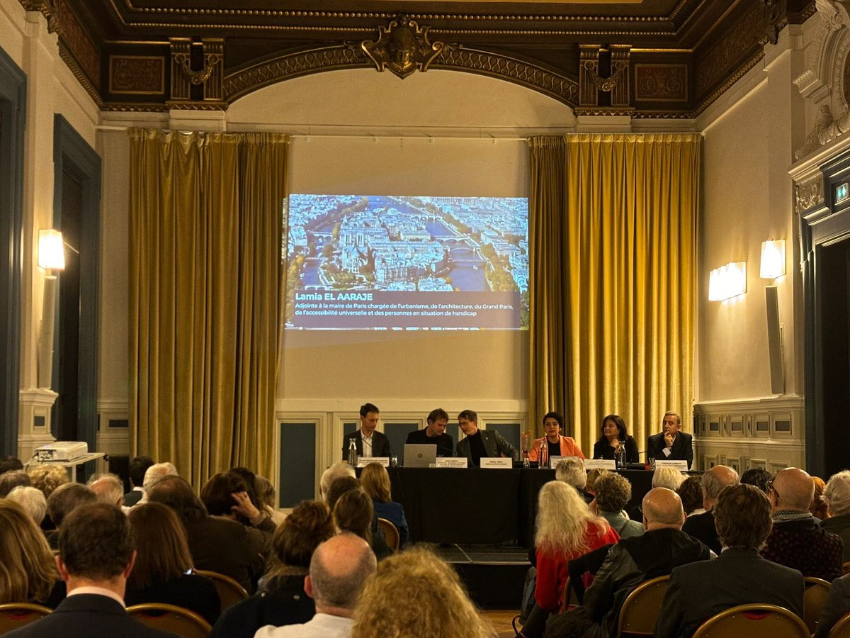 lamiaela's tweet image. Le projet de réaménagement des abords de Notre-Dame avance 💪🏽

Nous l’avons présenté en réunion publique à @MParisCentre une étape majeure pour adapter @Paris au changement climatique et rendre notre ville plus belle et plus agréable 🌳