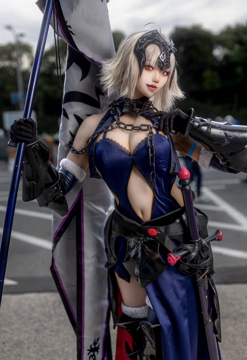 MST_128_'s tweet photo. ─ Cosplay ─
ジャンヌ・ダルク〔オルタ〕 https://t.co/LMBWTokIlg