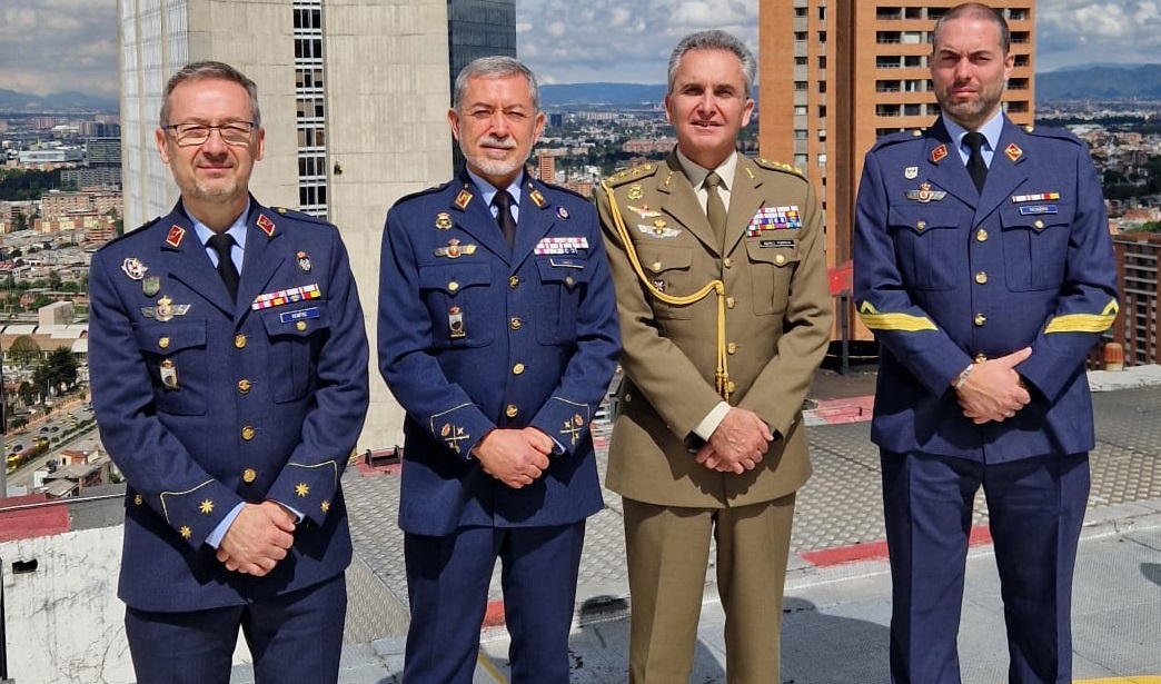 La Jefatura de Servicios Técnicos y Ciberespacio y el Centro de Apoyo Técnico Avanzado han participado en el IV Foro Internacional de Actualización en Ciberseguridad y Ciberdefensa de las Fuerzas Aéreas de las Américas y Países Amigos (CYBERWINGS 2024), celebrado en Bogotá 🇨🇴
