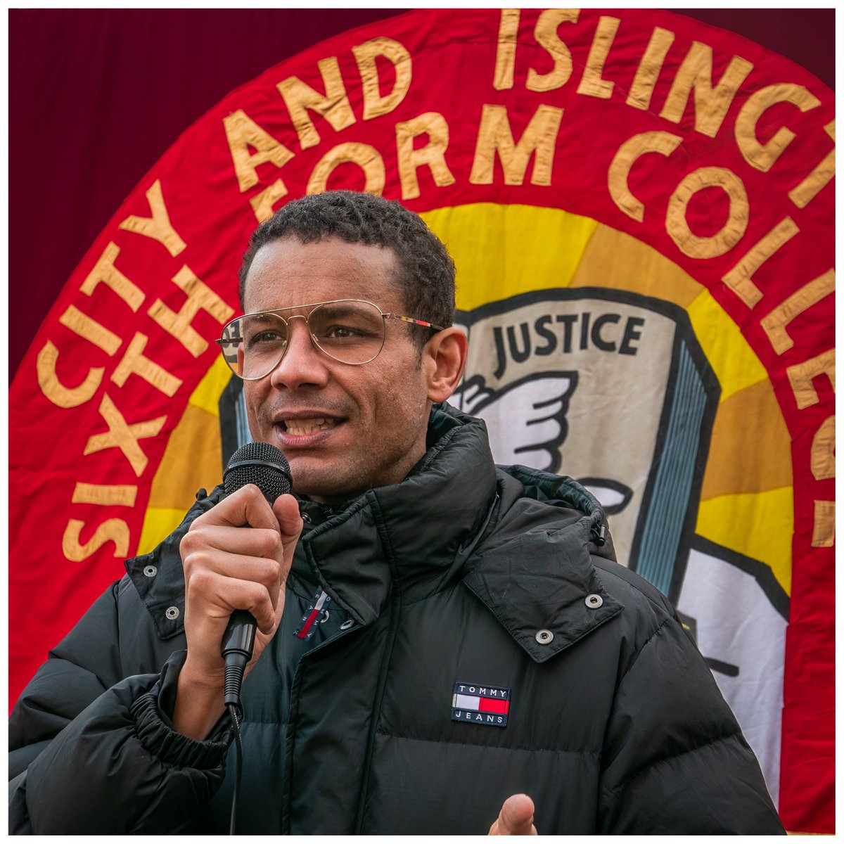 Solidarity with <a href="/NEUnion/">National Education Union</a>  members at 33 Sixth Form Colleges on strike today demanding fair pay and defending national collective bargaining. UCU members are asking <a href="/ucu/">UCU</a> why are we not out with them?