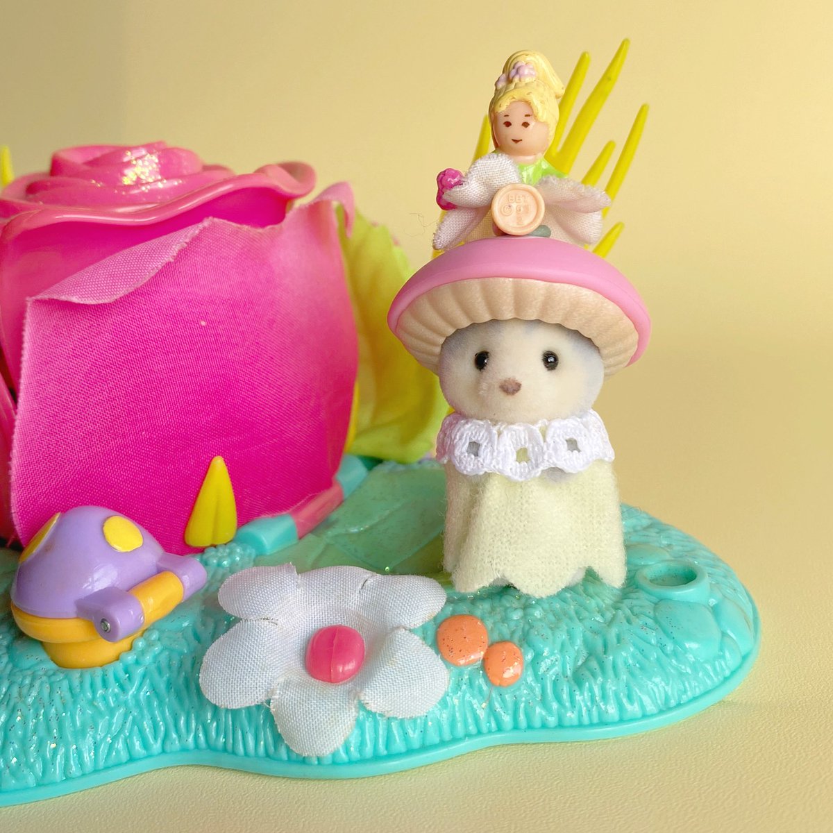 Wts Sylvanian Families, all ready stock yaa (ready kamar &amp; siap kirim segera)

🎀 Baby Flower Garden Series (Otter Tree, Husky, Fennec)
🎀 Ghost Bunny (glow in the dark)
🎀 Mermaid Bunny 

Ada 🍊vid yaa.. kindly dm for link.
📍Jakarta