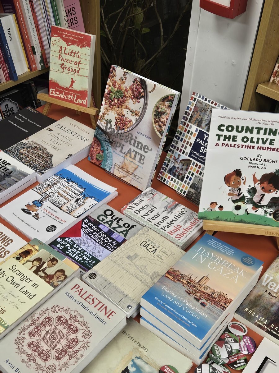 Ramisha (@rafiqueramisha) on Twitter photo Had a great time last night at <a href="/FiveLeavesBooks/">Five Leaves Bookshop</a> for Hasib Hourani and Lila Matsumoto's poetry readings! Thank you Five Leaves for always putting on such amazing events ❤️👏🏻 Had a great time last night at <a href="/FiveLeavesBooks/">Five Leaves Bookshop</a> for Hasib Hourani and Lila Matsumoto's poetry readings! Thank you Five Leaves for always putting on such amazing events ❤️👏🏻