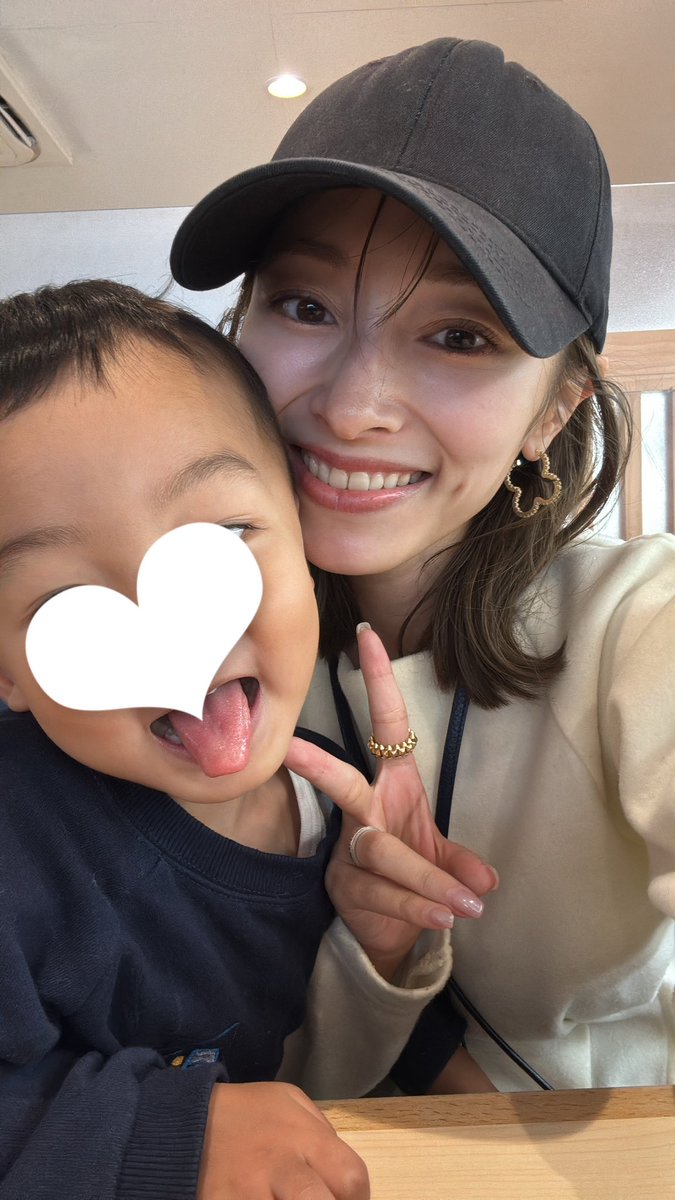 yoshirisaaa's tweet photo. 息子と公園行ってプレ行ってはま寿司🍣からのダイソー🌼 https://t.co/9pXI6XxzBo