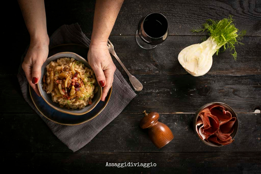 Assaggidiviaggi's tweet photo. Altra #ricetta salata anche in vista delle #feste: #risotto ai #finocchi e #speck, #formaggio, #cipolle e mantecato al #pane nero.
Ricetta facilissima e super golosa.
La trovate qui: https://t.co/IKbvoeMahf https://t.co/vwgMJaPAs2